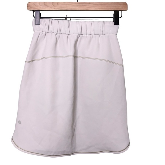 Lululemon On The Fly Skirt Woven Size 2 Cream Natural Travel Skirt - Picture 3 of 7